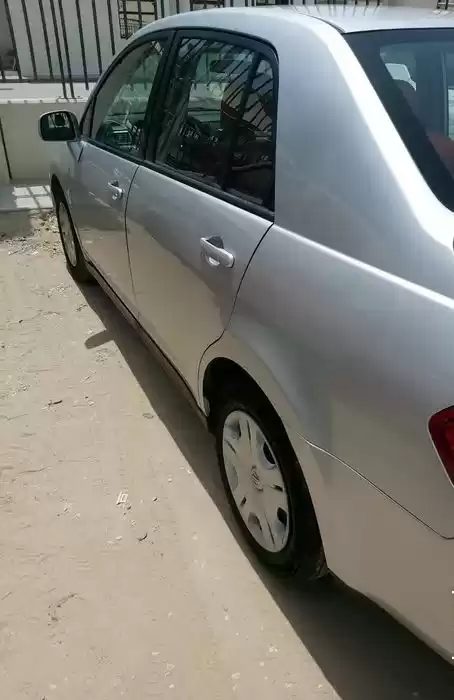 用过的 Nissan Tiida 出售 在 萨德 , 多哈 #11232 - 1  image 