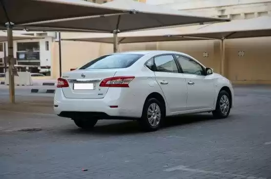 مستعملة Nissan Sentra للبيع في الدوحة #11252 - 1  صورة 