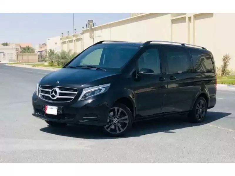 Использовал Mercedes-Benz V Class Продается в Доха #11270 - 1  image 