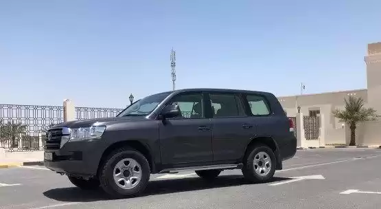 مستعملة Toyota Land Cruiser للبيع في الدوحة #11458 - 1  صورة 