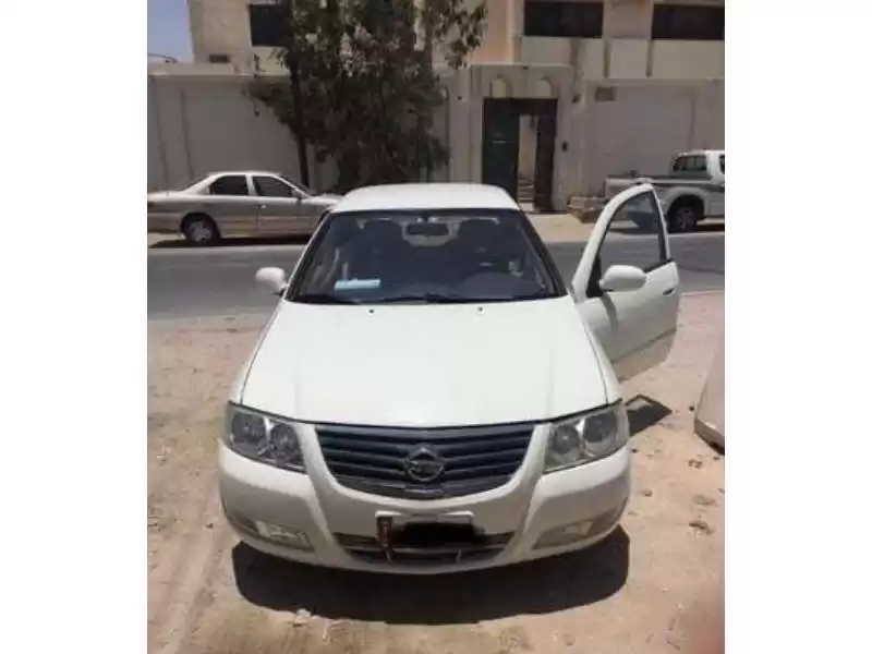 مستعملة Nissan Sunny للبيع في الدوحة #11510 - 1  صورة 