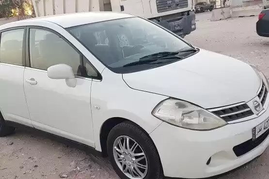 Использовал Nissan Tiida Продается в Доха #11671 - 1  image 
