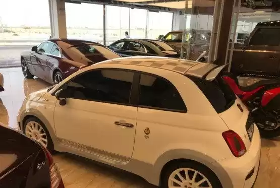 Gebraucht Fiat Abarth Zu verkaufen in Doha #11697 - 1  image 