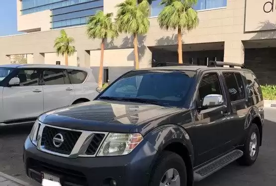 Gebraucht Nissan Pathfinder Zu verkaufen in Al Sadd , Doha #11830 - 1  image 