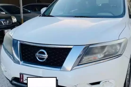 Gebraucht Nissan Pathfinder Zu verkaufen in Doha #11861 - 1  image 