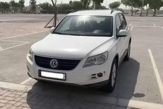 Gebraucht Volkswagen Tiguan Zu verkaufen in Al Sadd , Doha #12008 - 1  image 