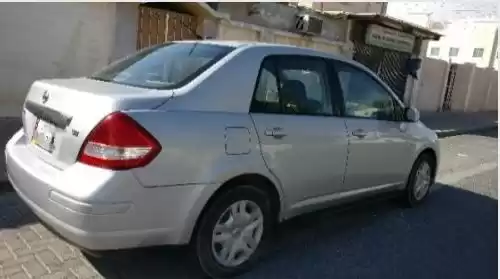 Использовал Nissan Tiida Продается в Доха #12039 - 1  image 