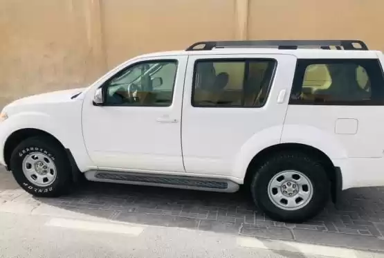 Kullanılmış Nissan Pathfinder Satılık içinde Al Sadd , Doha #12089 - 1  image 
