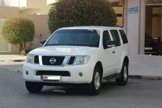 Kullanılmış Nissan Pathfinder Satılık içinde Al Sadd , Doha #12114 - 1  image 