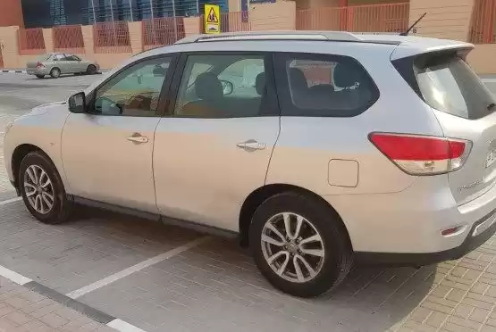Gebraucht Nissan Pathfinder Zu verkaufen in Doha #12122 - 1  image 