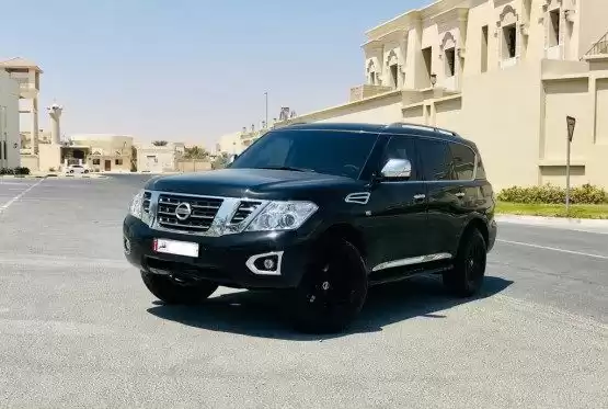 Использовал Nissan Patrol Продается в Доха #12173 - 1  image 