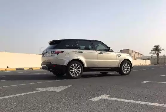 Utilisé Land Rover Unspecified À vendre au Doha #12334 - 1  image 