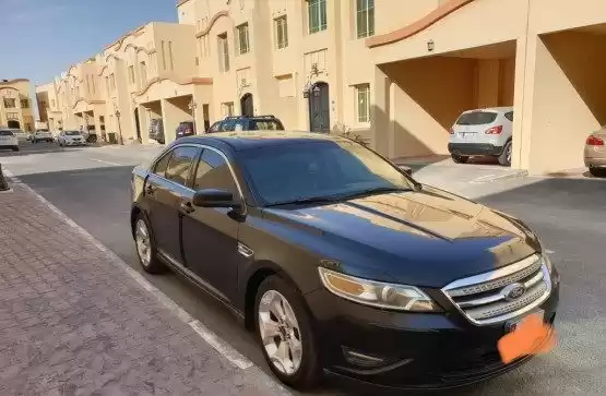 Kullanılmış Ford Taurus Satılık içinde Al Sadd , Doha #12473 - 1  image 