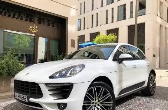 Utilisé Porsche Unspecified À vendre au Doha #12490 - 1  image 