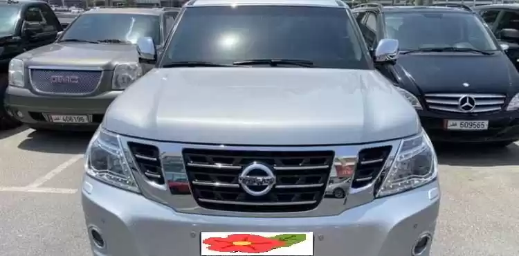 Использовал Nissan Patrol Продается в Доха #12953 - 1  image 