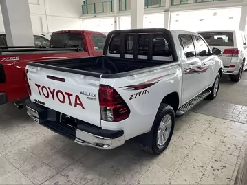 Used Toyota Hilux For Sale in Doha #13177 - 4  image 
