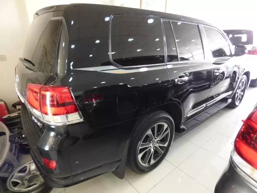 Used Toyota Land Cruiser For Sale in Doha #13203 - 1  image 