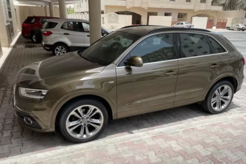 Gebraucht Audi Q3 Crossover Zu verkaufen in Al Sadd , Doha #13286 - 1  image 