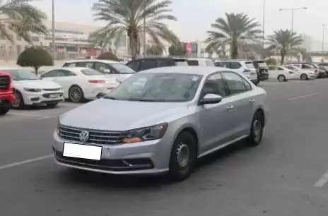مستعملة Volkswagen Passat للبيع في الدوحة #13425 - 1  صورة 