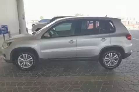 Usado Volkswagen Tiguan Crossover Venta en Doha #13453 - 1  image 