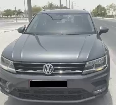 Kullanılmış Volkswagen Tiguan Crossover Satılık içinde Al Sadd , Doha #13456 - 1  image 