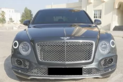 Использовал Bentley Bentayga SUV Продается в Доха #13491 - 1  image 