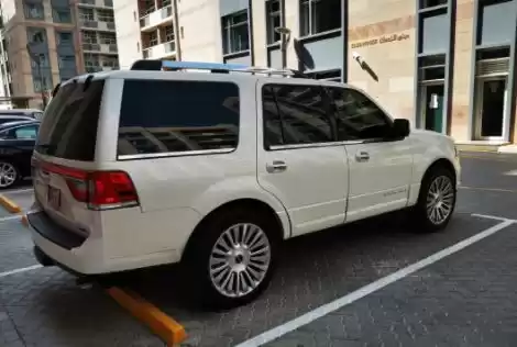 Gebraucht Lincoln Navigator Zu verkaufen in Al Sadd , Doha #13590 - 1  image 