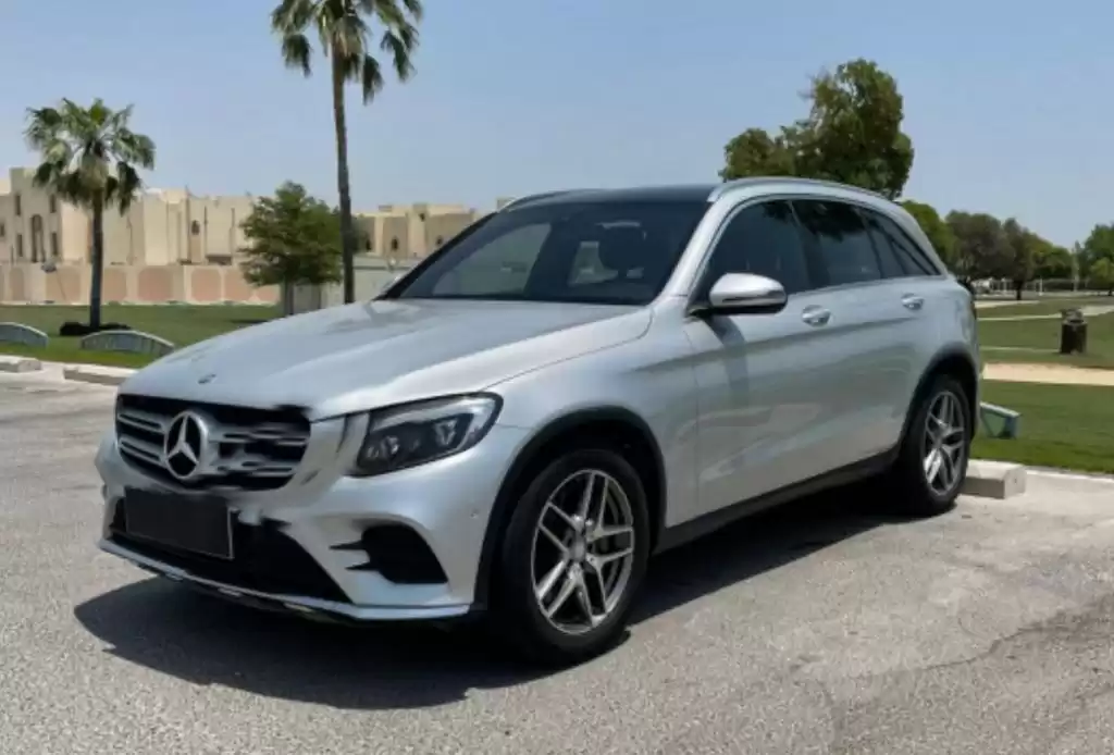 Использовал Mercedes-Benz Unspecified Продается в Доха #13605 - 1  image 