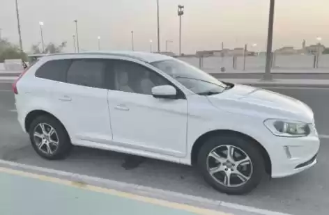 Использовал Volvo XC60 Продается в Аль-Садд , Доха #13684 - 1  image 
