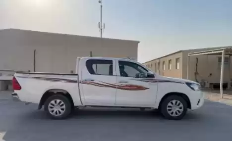 Nouveau Toyota Hilux À Louer au Al-Sadd , Doha #13708 - 1  image 