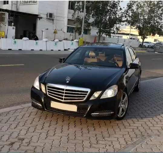 Kullanılmış Mercedes-Benz 300 Satılık içinde Dubai #13760 - 1  image 