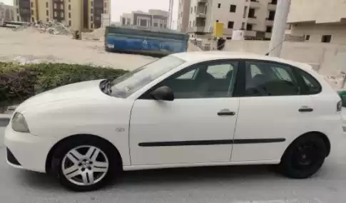 Utilisé Seat Ibiza À vendre au Al-Sadd , Doha #13800 - 1  image 