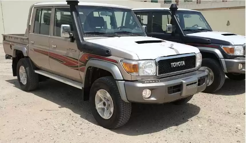 Utilisé Toyota Unspecified À vendre au Dubai #13931 - 1  image 