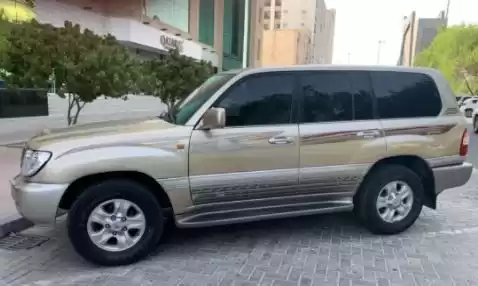 Kullanılmış Toyota Land Cruiser Satılık içinde Al Sadd , Doha #13982 - 1  image 