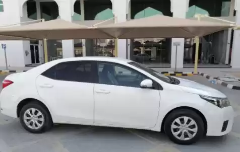 Использовал Toyota Corolla Продается в Аль-Садд , Доха #14106 - 1  image 