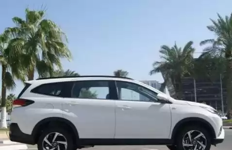 Совершенно новый Toyota Rush Продается в Аль-Садд , Доха #14225 - 1  image 