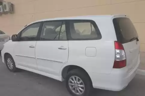 Использовал Toyota Inova Продается в Аль-Садд , Доха #14245 - 1  image 