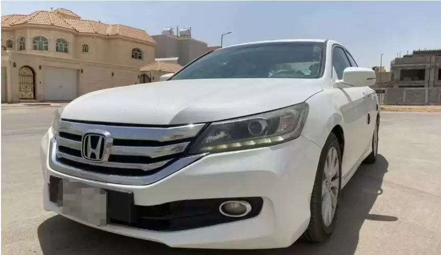 مستعملة Honda Accord للبيع في دبي #14288 - 1  صورة 