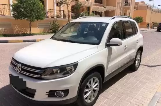 مستعملة Volkswagen Tiguan للبيع في الدوحة #14350 - 1  صورة 