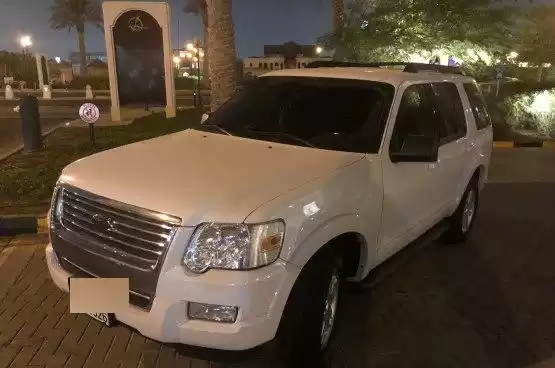 Used Ford Explorer For Sale in Al Sadd , Doha #14360 - 1  image 