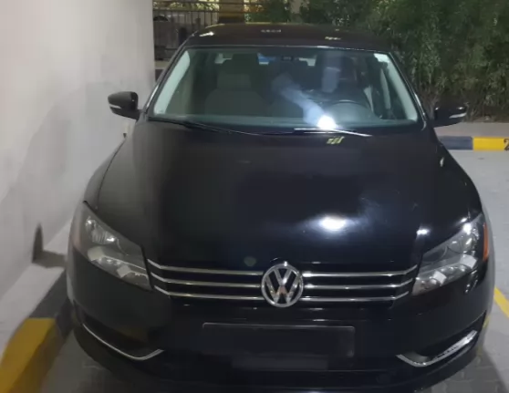 Used Volkswagen Passat For Sale in Fereej-Bin-Mahmoud , Doha-Qatar #14474 - 1  image 