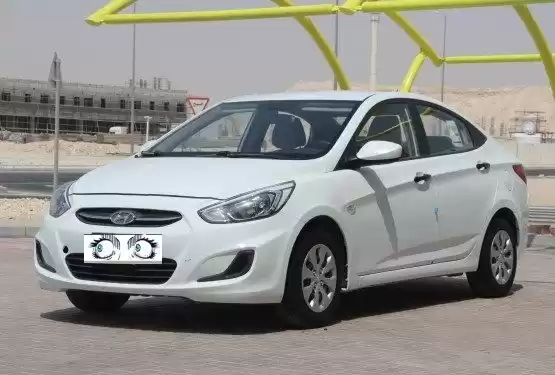 Utilisé Hyundai Accent À vendre au Doha #14640 - 1  image 