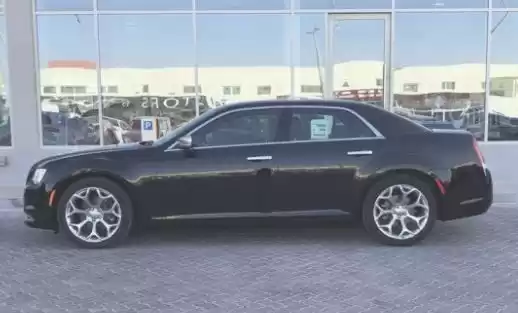 Nouveau Chrysler 300C À vendre au Al-Sadd , Doha #14698 - 1  image 