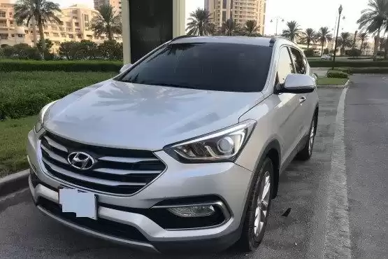 Kullanılmış Hyundai Santa Fe Satılık içinde Al Sadd , Doha #14748 - 1  image 