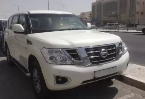 Использовал Nissan Patrol Продается в Аль-Садд , Доха #14774 - 1  image 