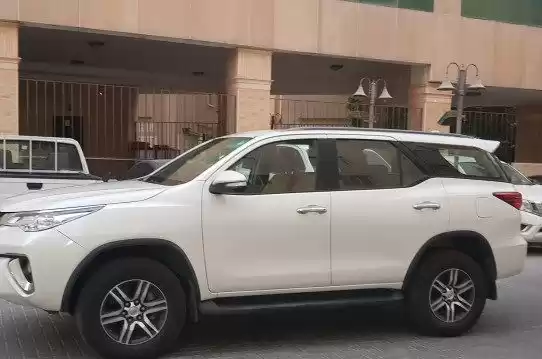 Gebraucht Toyota 4-Runner Zu verkaufen in Al Sadd , Doha #14856 - 1  image 