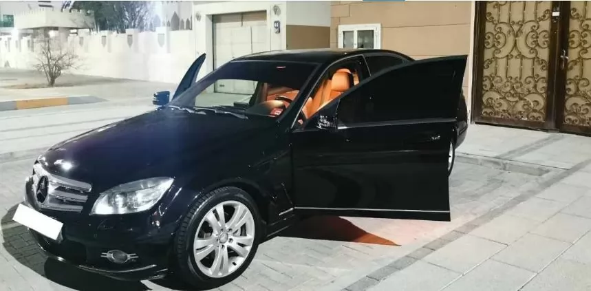 用过的 Mercedes-Benz 300 出售 在 迪拜 #14867 - 1  image 