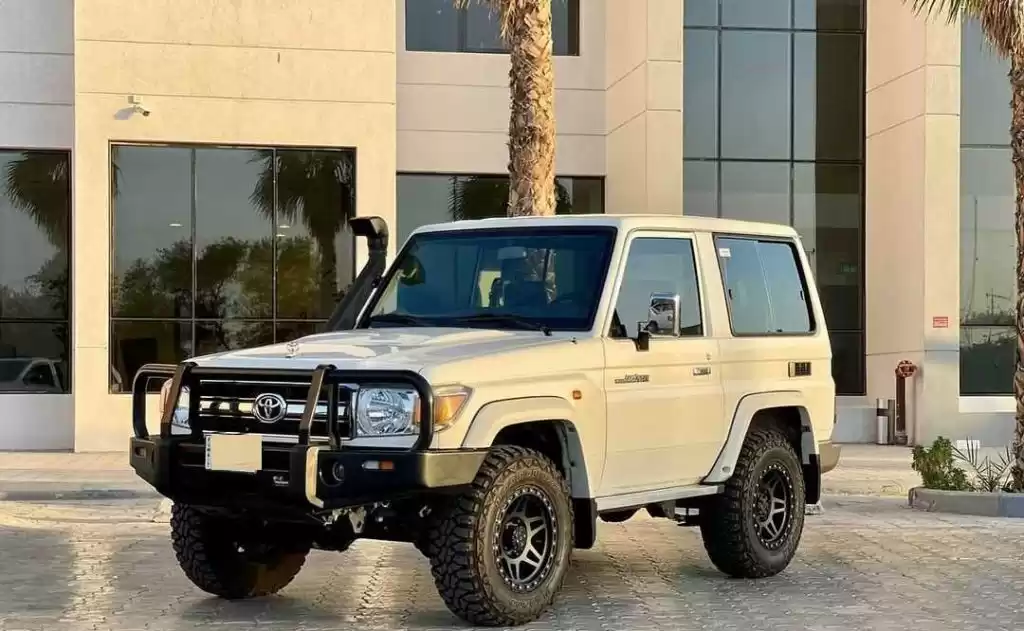 Used Toyota Land Cruiser For Sale in Kuwait #14994 - 1  image 