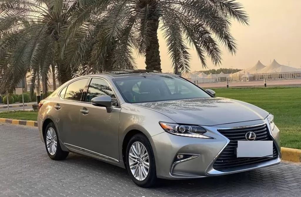 Used Lexus ES For Sale in Kuwait #15127 - 1  image 