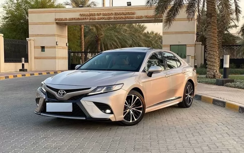 Used Toyota Camry For Sale in Kuwait #15131 - 1  image 